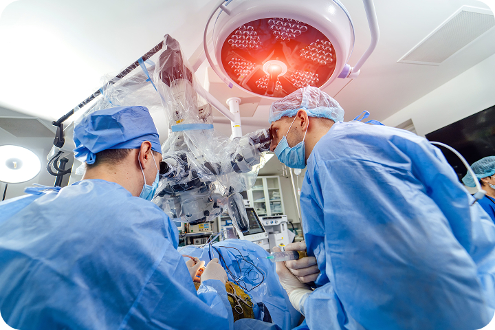 Banner de especialistas en Neurocirugía - versión móvil